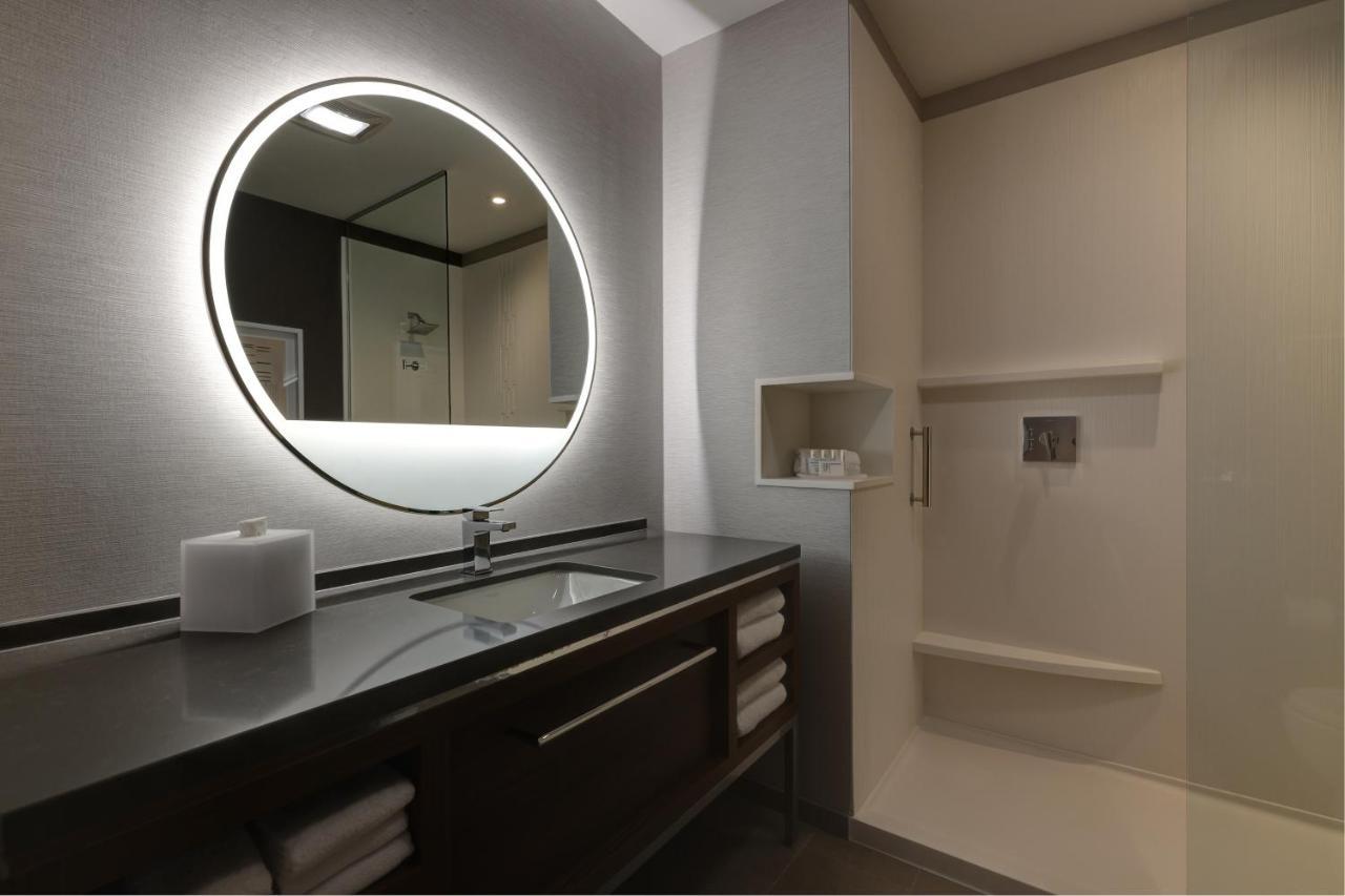 Courtyard By Marriott Iowa City University Heights Luaran gambar