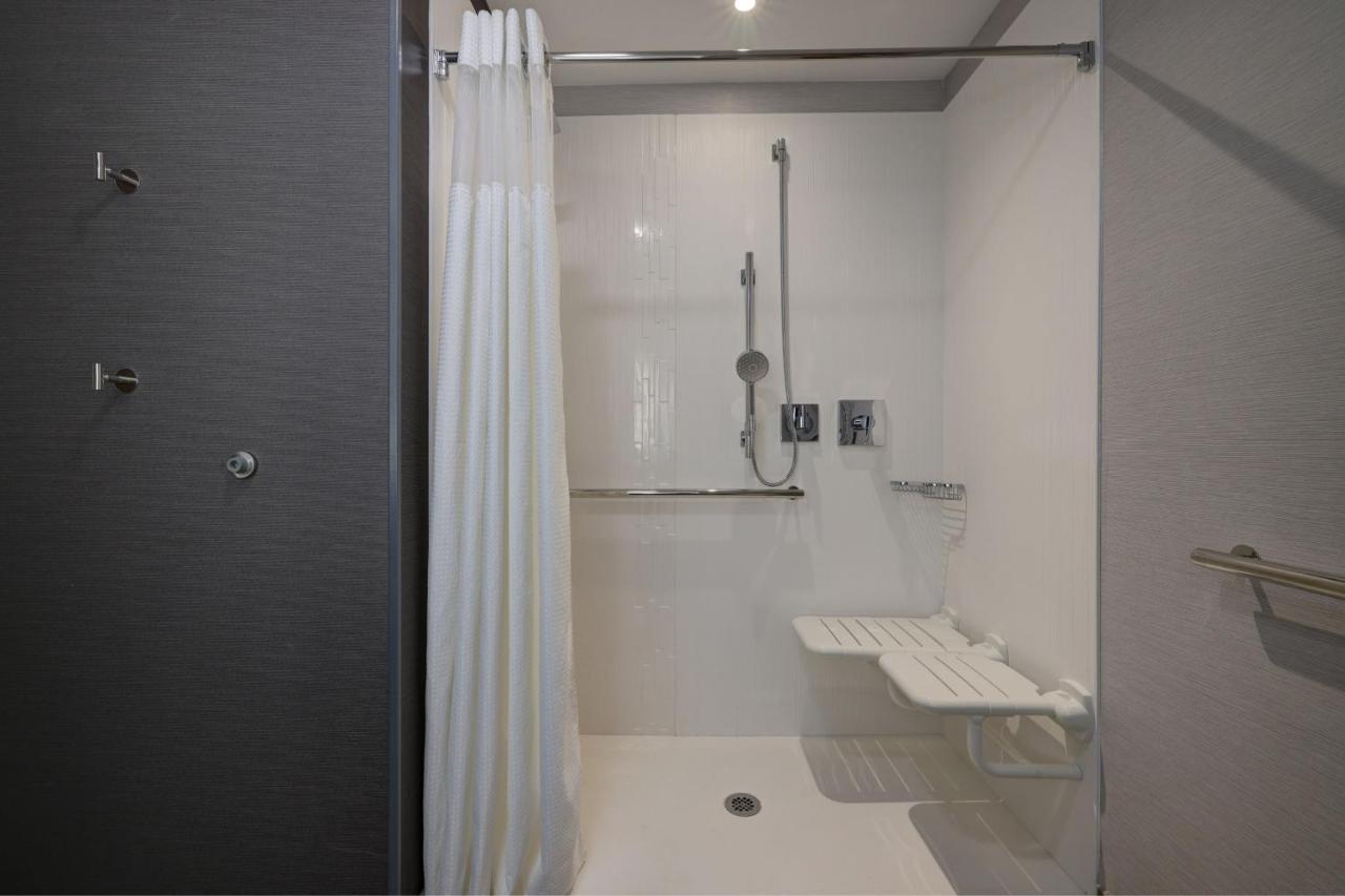 Courtyard By Marriott Iowa City University Heights Luaran gambar