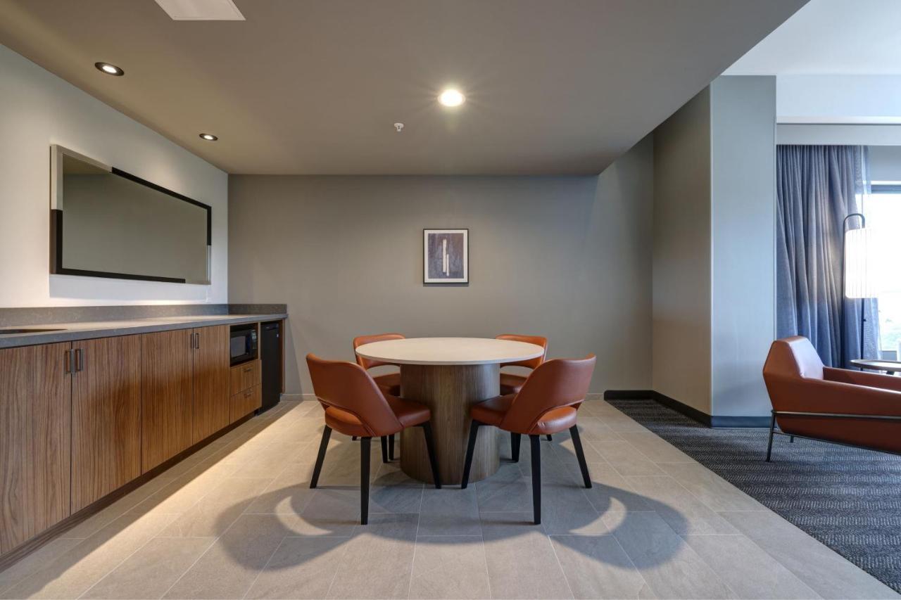 Courtyard By Marriott Iowa City University Heights Luaran gambar